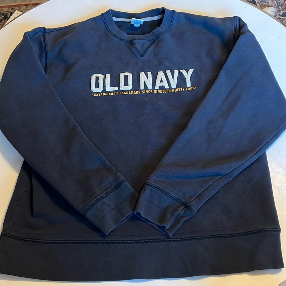 Classic Old Navy crew neck sweatshirt men’s medium fall